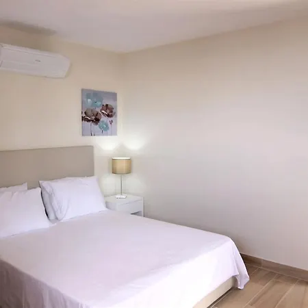 Elegant House In Calheta, Sea View