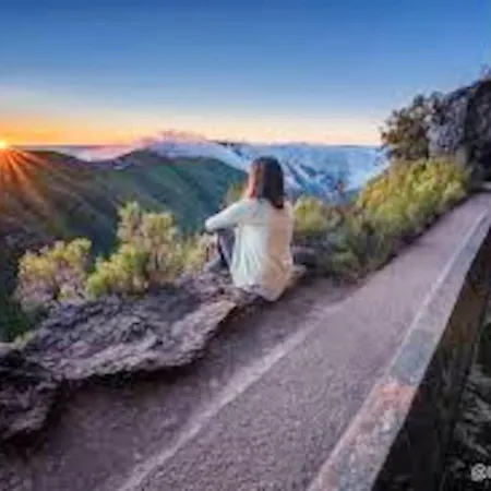 Elegant House In Calheta, Sea View 펜션