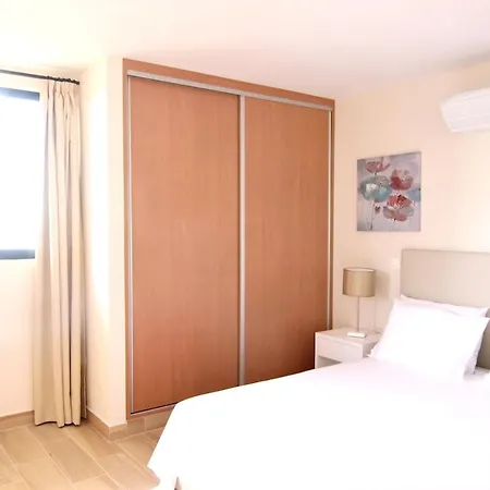 Elegant House In Calheta, Sea View