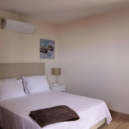 Elegant House In Calheta, Sea View