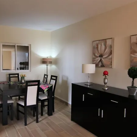 Elegant House In Calheta, Sea View * Calheta (Madeira)