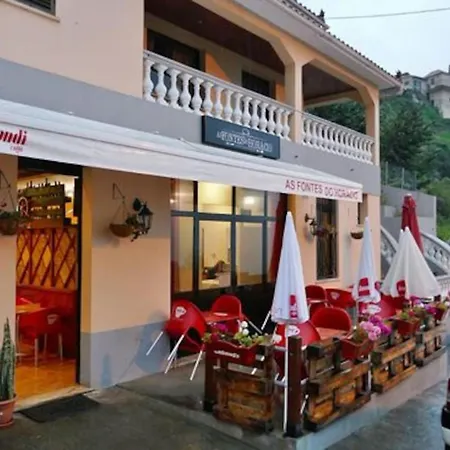 Elegant House In Calheta, Sea View كالهيتا