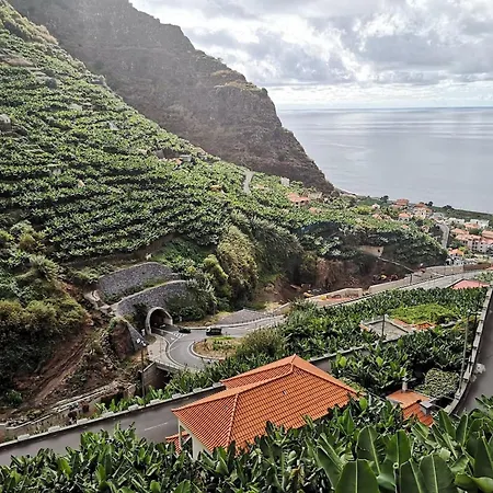 Hébergement de vacances Elegant House In Calheta, Sea View *