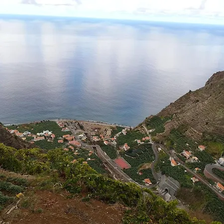 Elegant House In Calheta, Sea View Hébergement de vacances