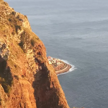 Elegant House In Calheta, Sea View Hébergement de vacances *