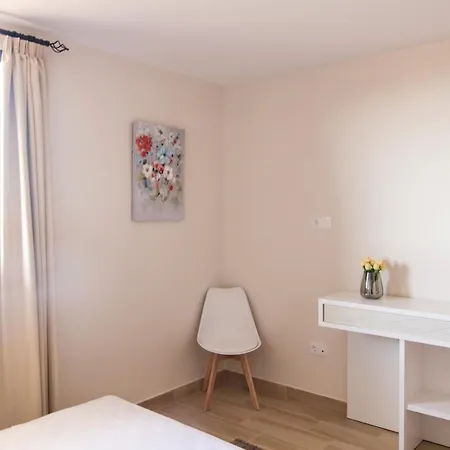 Elegant House In Calheta, Sea View * Calheta (Madeira)
