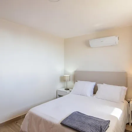 Elegant House In Calheta, Sea View *