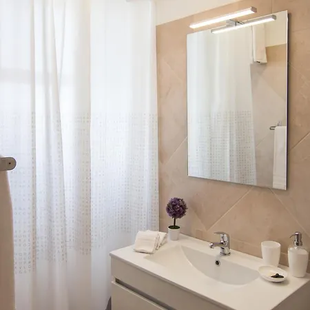 Elegant House In Calheta, Sea View * Calheta (Madeira)
