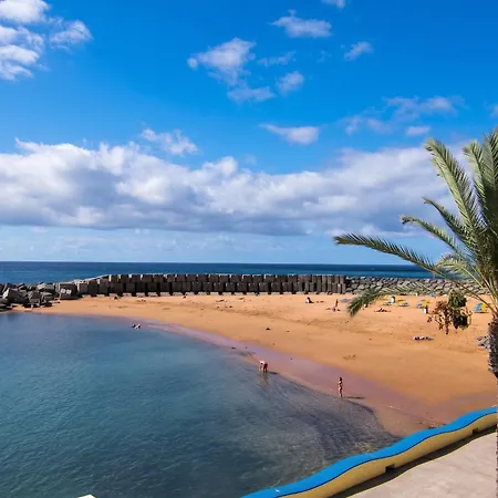 Elegant House In Calheta, Sea View Hébergement de vacances