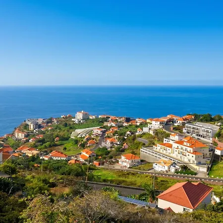 Elegant House In Calheta, Sea View *