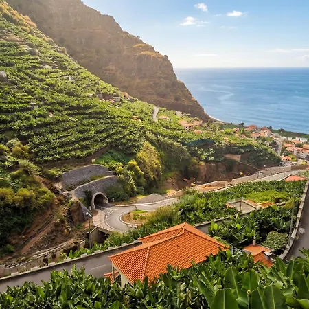 Elegant House In Calheta, Sea View Calheta (Madeira)