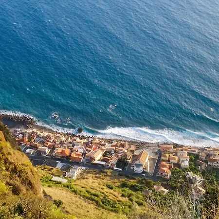 Hébergement de vacances Elegant House In Calheta, Sea View *