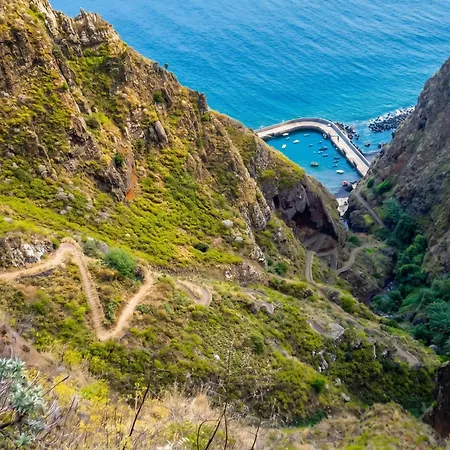 Elegant House In Calheta, Sea View * Calheta (Madeira)